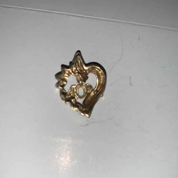 10K YELLOW GOLD MOM DIAMOND ACCENT HEART PENDANT - Picture 2 of 3